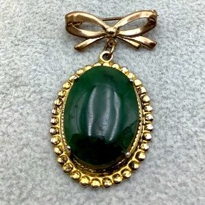 Vintage Polished Jade Green Brooch with Gold Bow